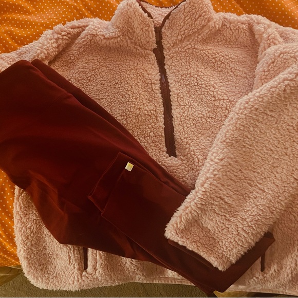 Summersalt Fleece pullover with matching leggings - Picture 1 of 3